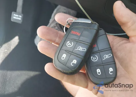 2020 Jeep Grand Cherokee Laredo E 4X4 из США, поврежденный, VIN 1C4RJFAG5LC360449